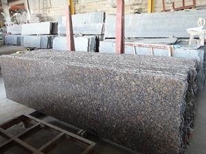 baltisk brun granitplatta med konkurrenskraftigt pris