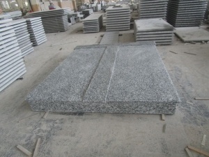 Spray White Granite Slovakia Design Cemetery Monument