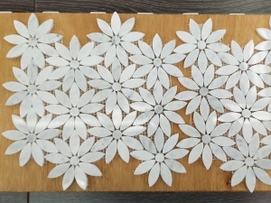 Carrara White Marmor Mosaic Tile Flower Shape