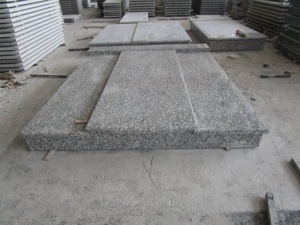Polerad Slovakien Style Grey G439 Granit Gravestone