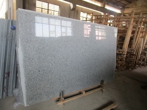 Populär ljuskristallgrå granit G623 polerad platta