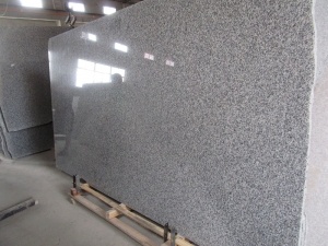 Populär ljuskristallgrå granit G623 polerad platta
