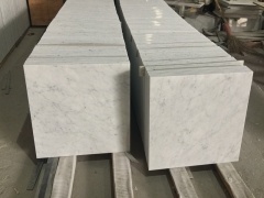 bra pris Carrara vita marmorplattor