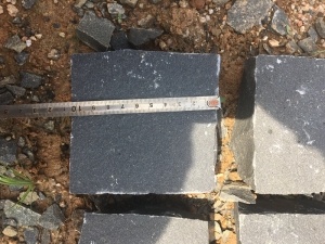 Kina svart basalt kub sten